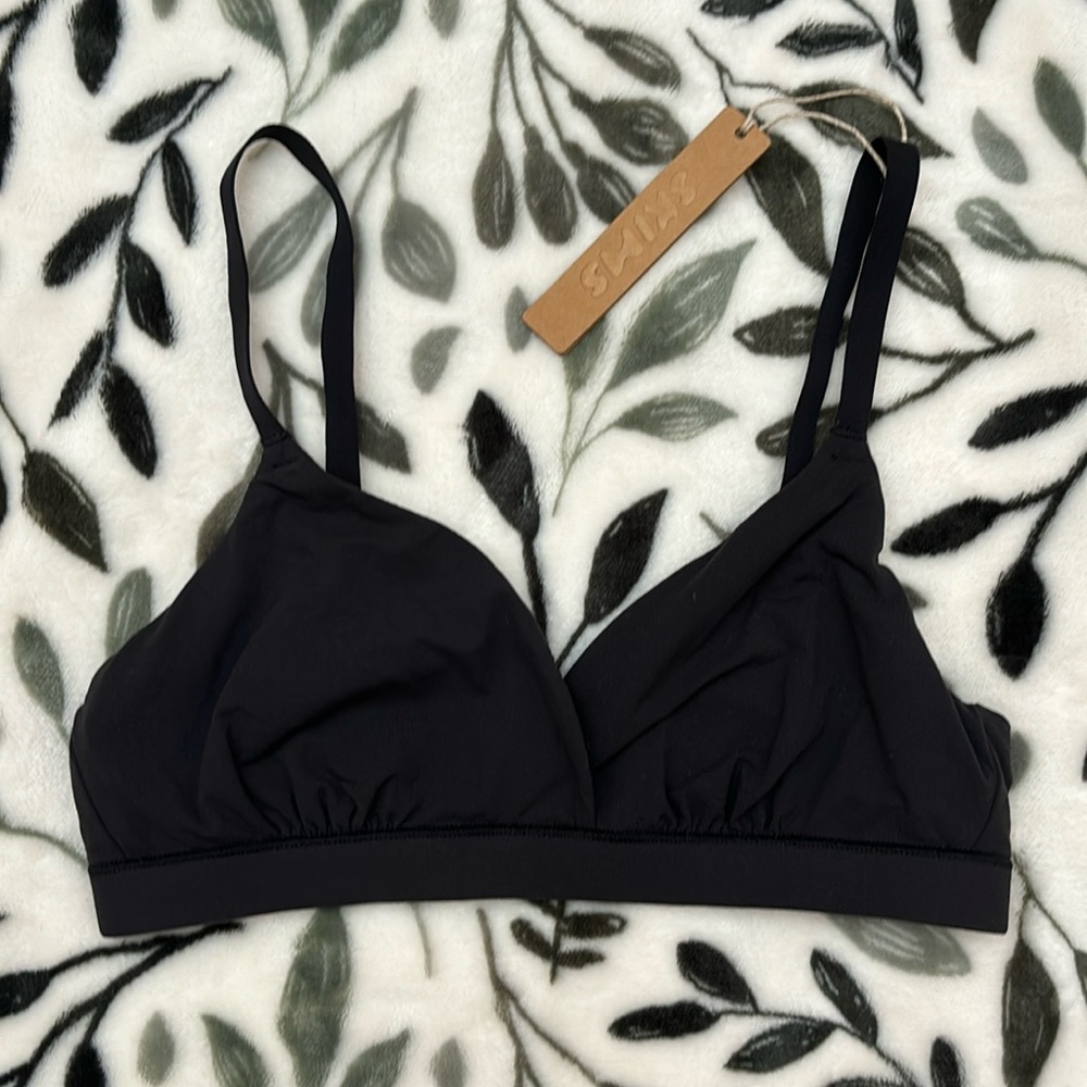 SKIMS Fits Everybody Crossover Bralette